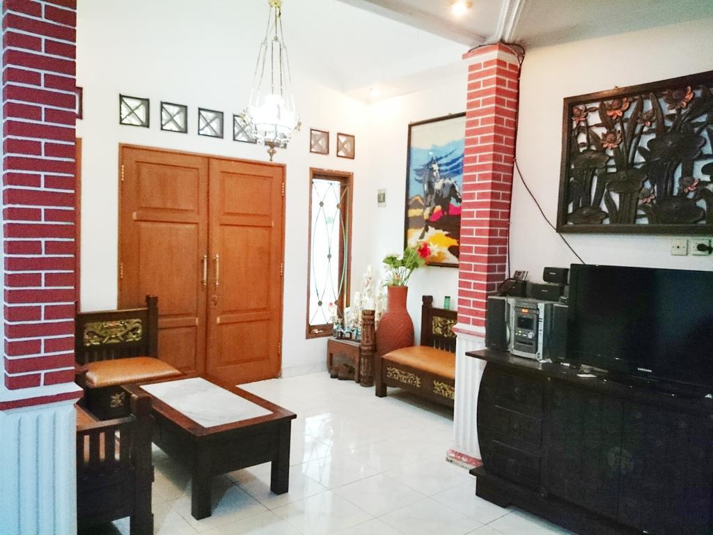 Hostel Богор Экстерьер фото