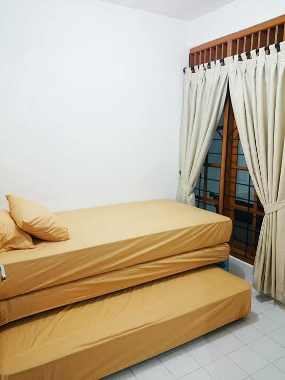 Hostel Богор Экстерьер фото